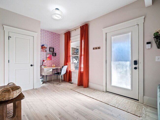 Building Photo - 6110 Ellen Ave