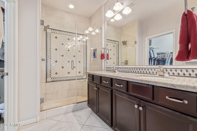 Building Photo - 17504 W Redwood Ln