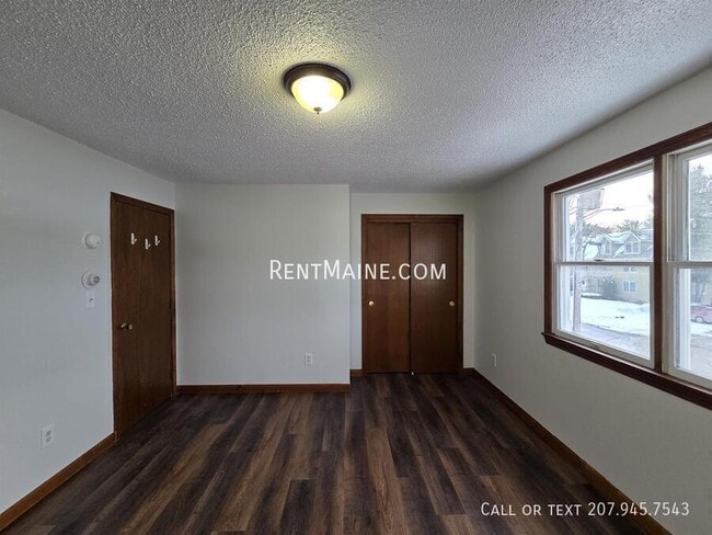 Building Photo - 2 Hartley St