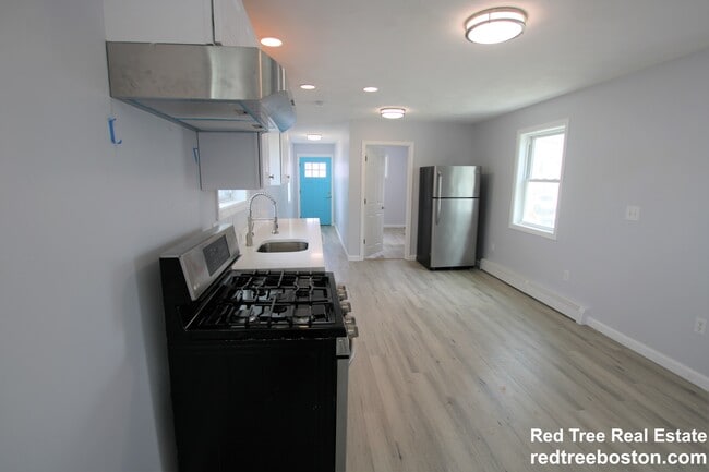 Building Photo - 52 Shawmut St