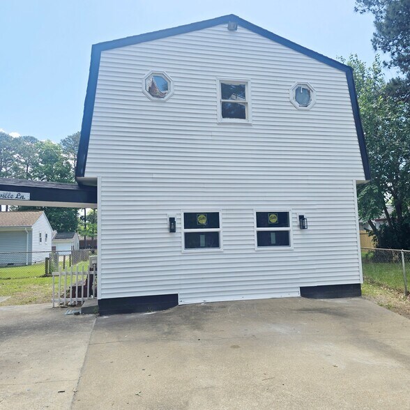 Building Photo - 1203 Baskerville Ln