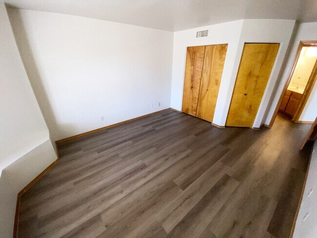 Building Photo - 11343 W Townley Ave
