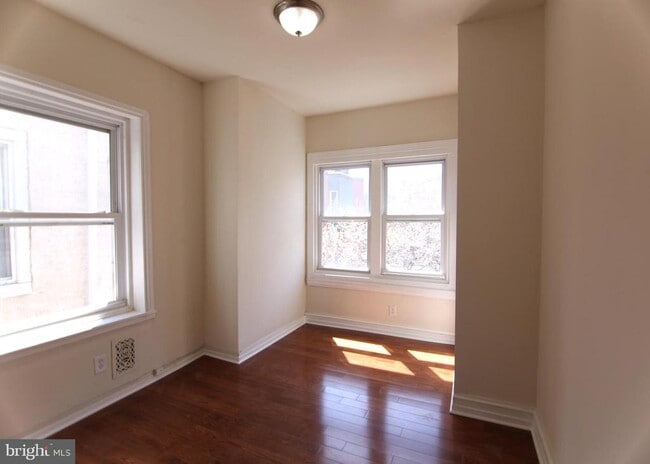 Building Photo - 1530 Fontain St