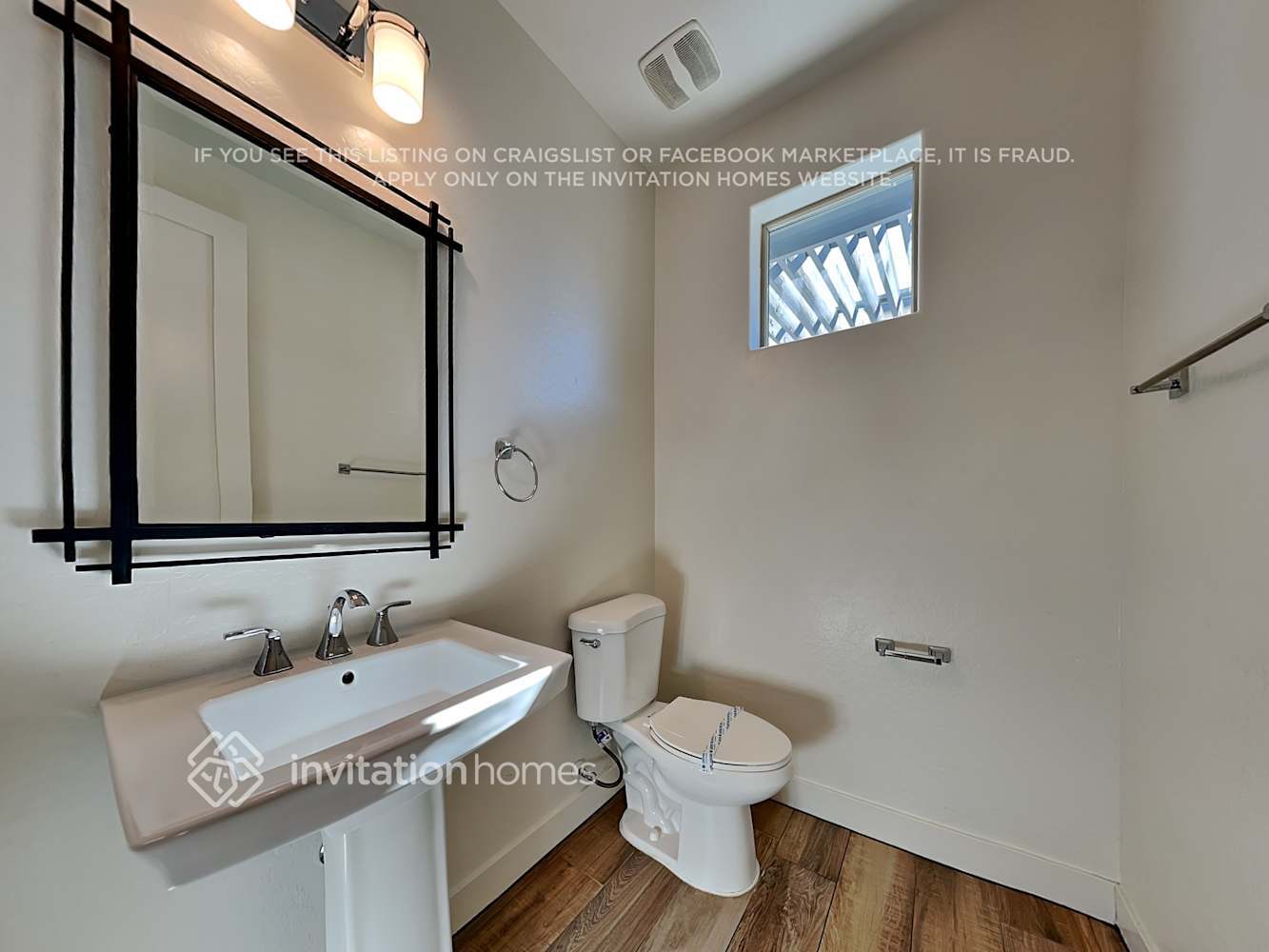 Building Photo - 16428 S 10th St