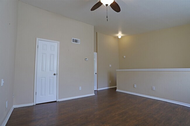 Building Photo - 2125 Augusta Dr