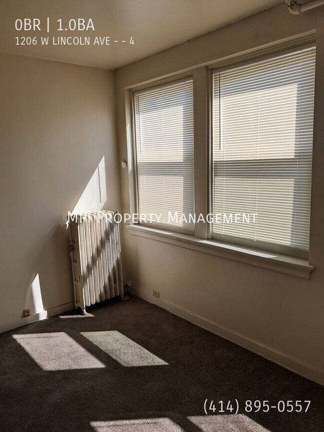 Primary Photo - 1206 W Lincoln Ave