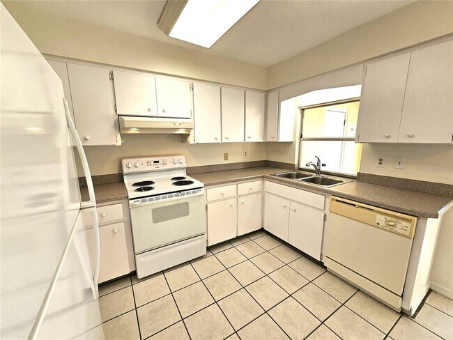 Building Photo - 122 Boundary Blvd