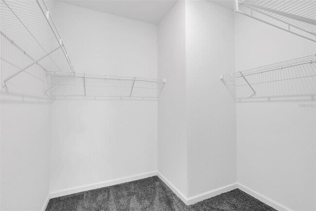 Building Photo - 6306 Lakepine St