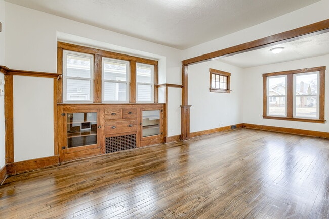 Building Photo - 6931 N 24th St