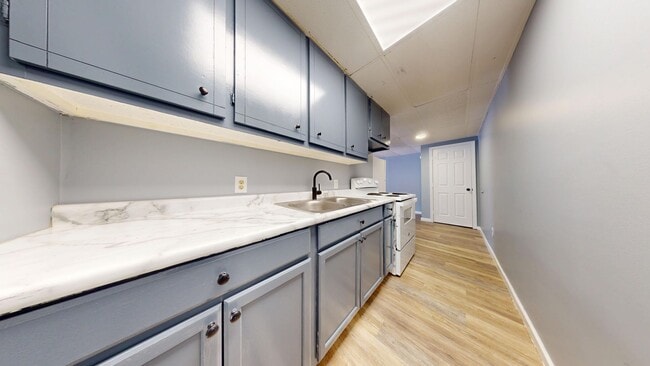 Building Photo - 221 W Union St