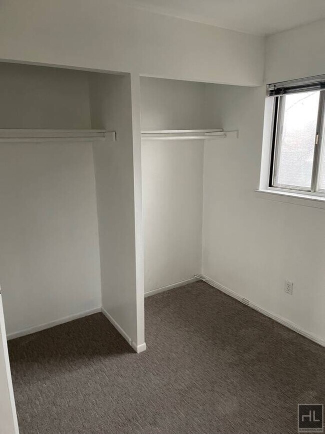 Building Photo - 182 STREET