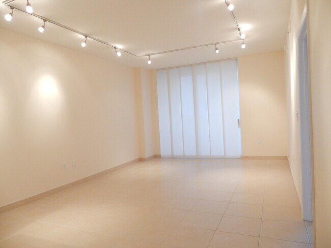 Building Photo - 550 Okeechobee Blvd