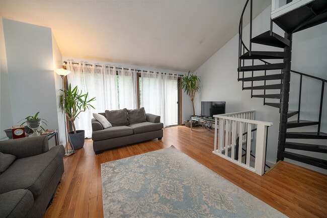 Building Photo - 32 Saginaw Trail