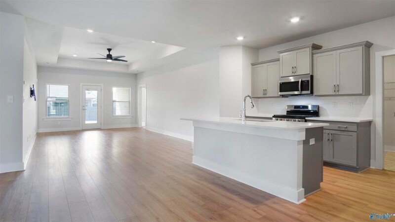 Building Photo - 14801 Demarie Ln