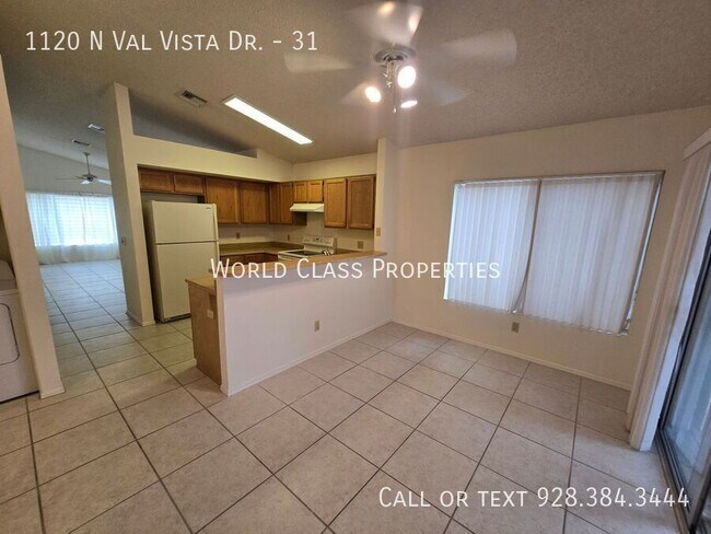 Building Photo - 1120 N Val Vista Dr