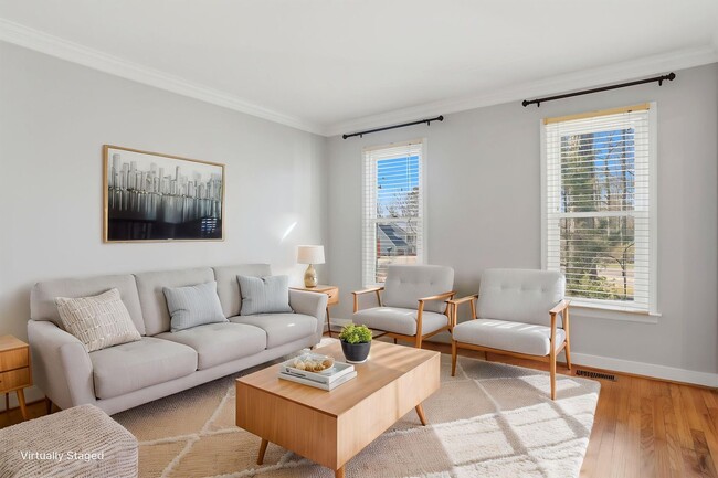 Building Photo - LOVELY 4 BEDROOM HOME IN MONACAN HILLS