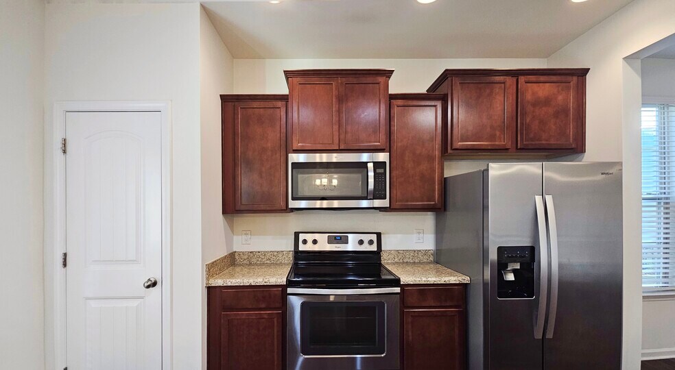 Building Photo - 90 W Grove Point Dr