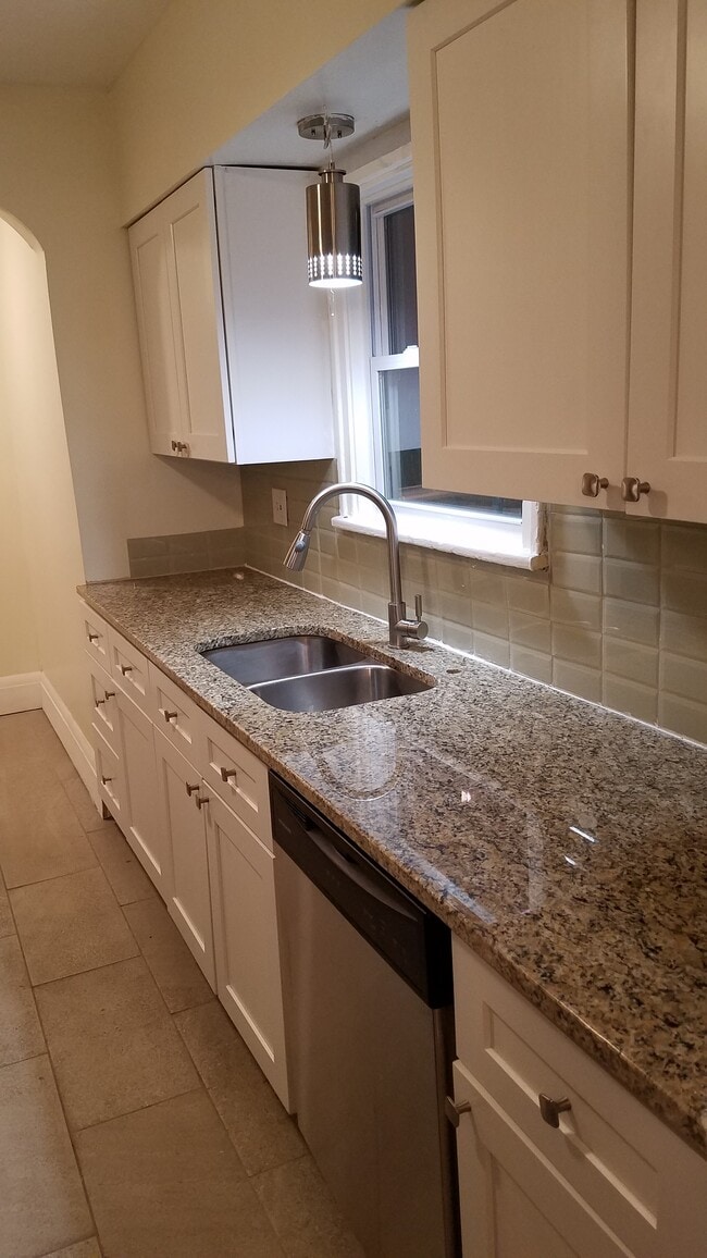 Building Photo - 3568 Blanche Ave