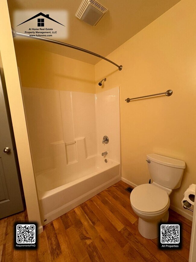 Building Photo - 532 Court Street