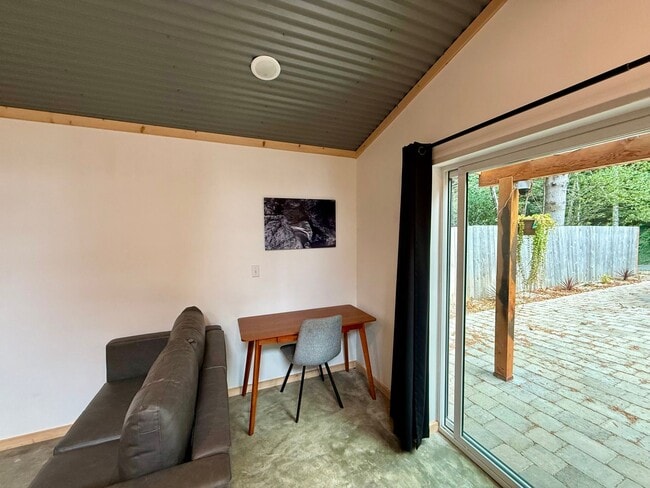 Building Photo - Furnished Modern Home for Rent – 2 Bedroom...