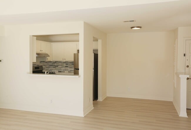 Building Photo - 23903 Del Monte Dr.