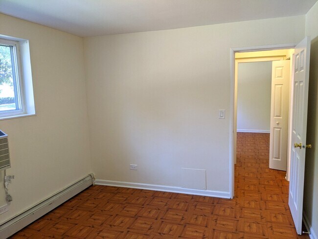 Bedroom 1 - 922 Hinman Ave