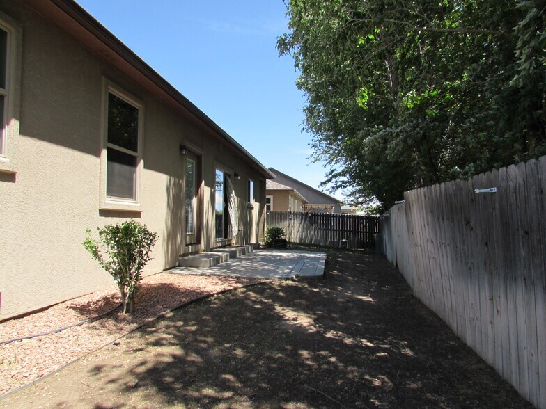 Building Photo - 1132 Legacy Way