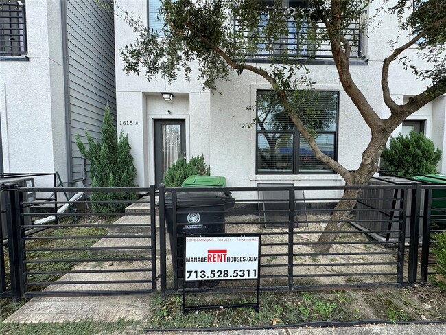 Building Photo - 1615 Milby St