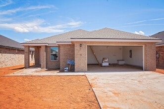 Building Photo - Lease This Stunning New Construction | Irr...