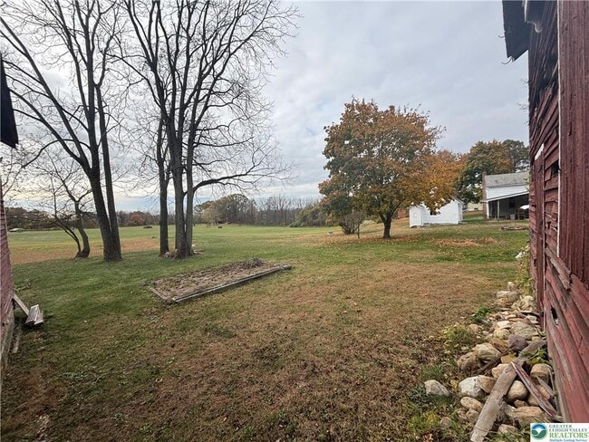 Building Photo - 654 Youngs Hill Rd