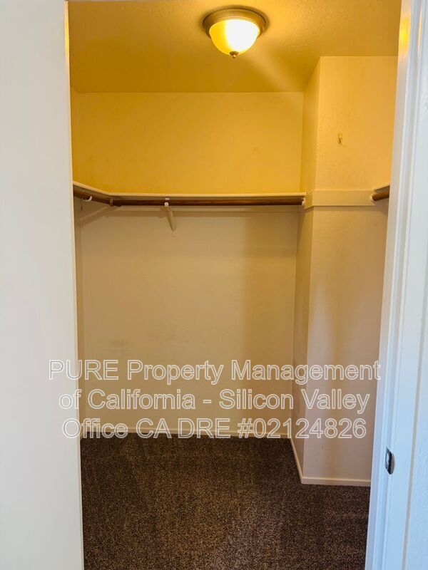 Building Photo - 124 Montebello Dr