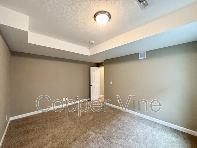 Building Photo - 3266 Yale Dr