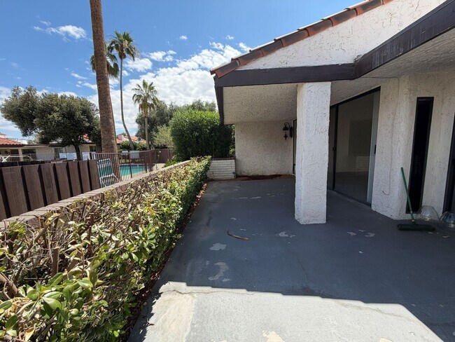Building Photo - 3118 Espanol Dr