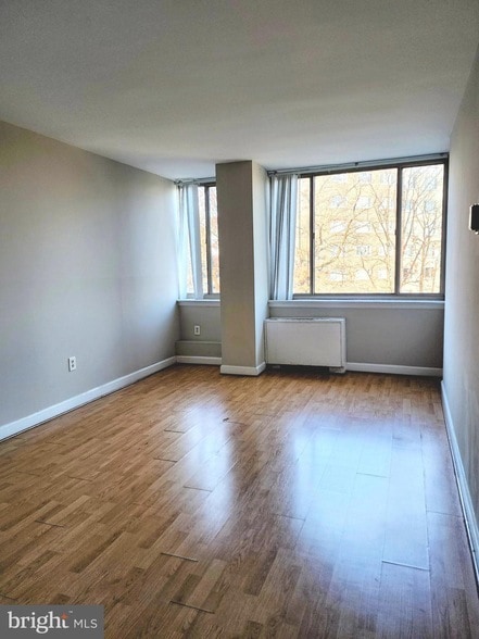 Building Photo - 5565 Columbia Pike