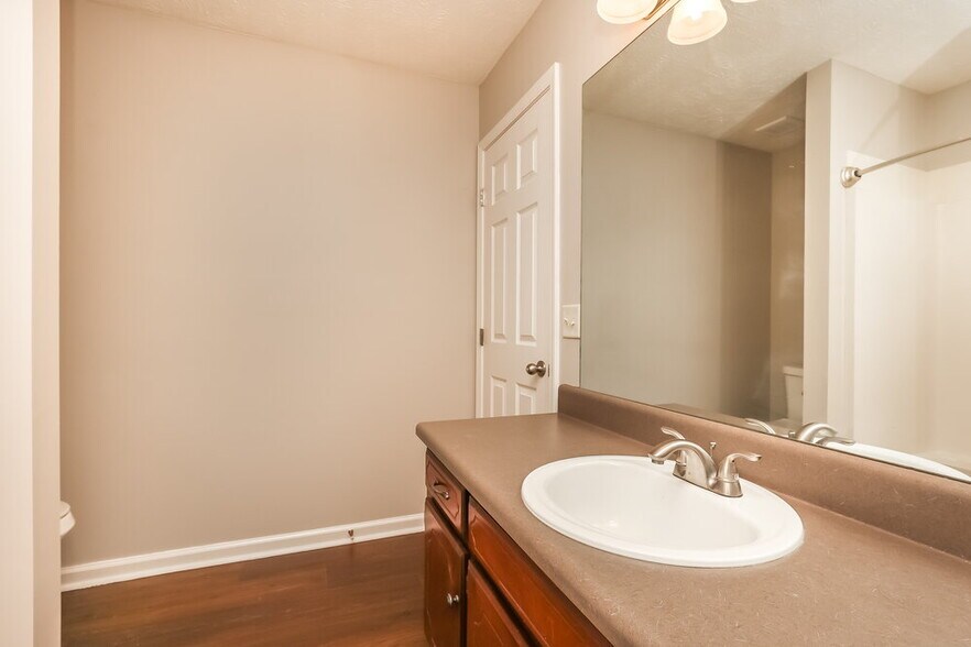 Building Photo - 802 Clouddale Ct