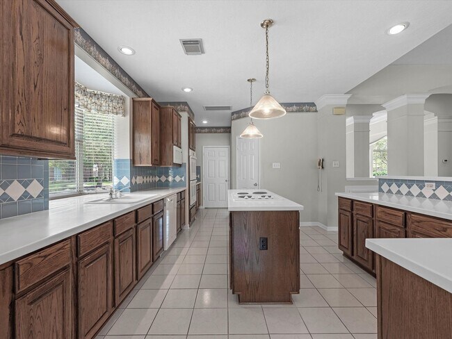 Building Photo - 13410 Spyglen Ct