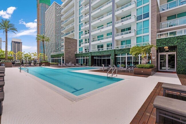 Building Photo - 1080 Brickell Ave