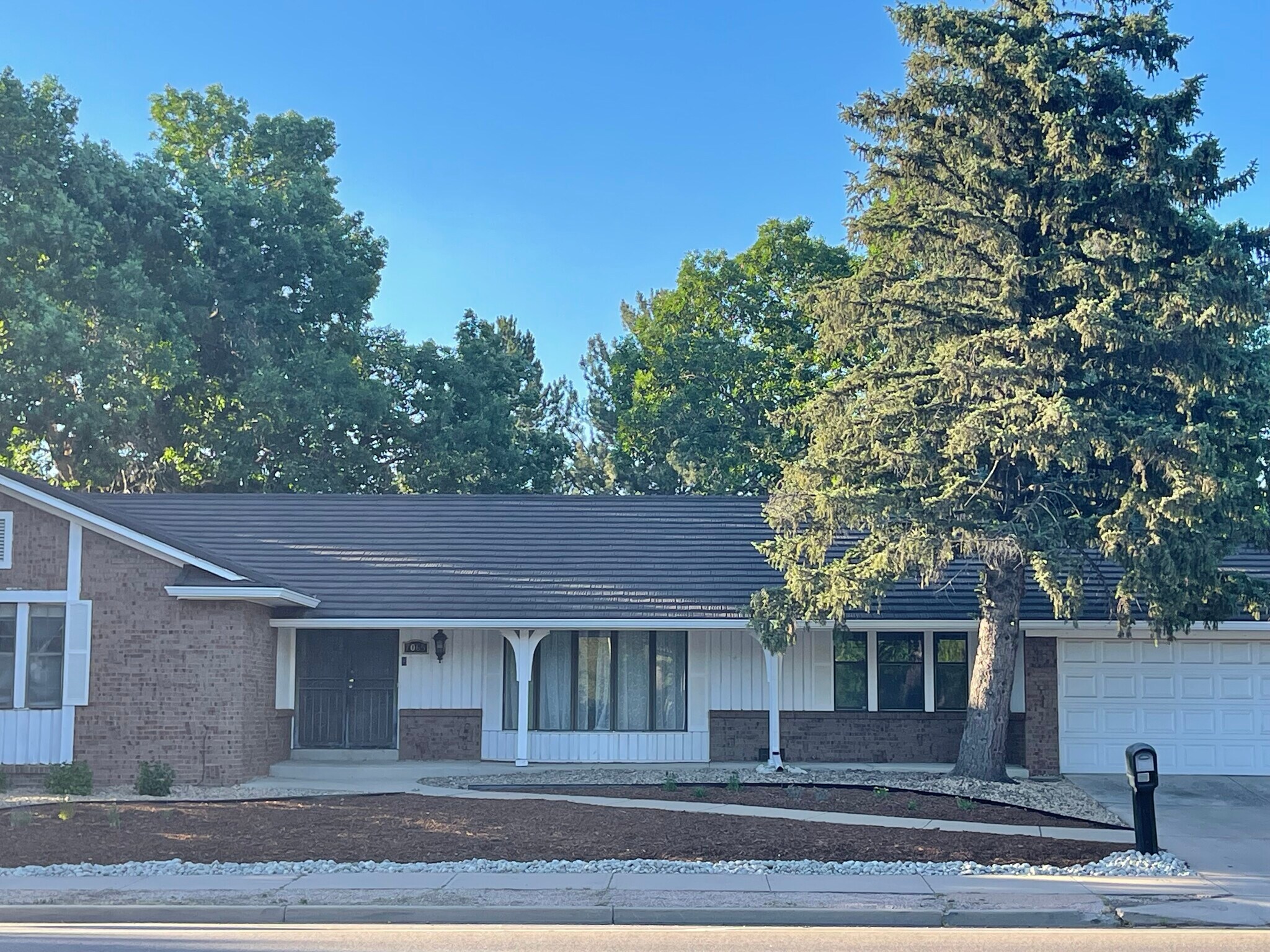 Building Photo - 7065 E Princeton Ave