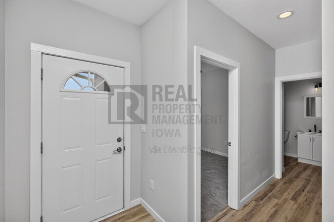 Building Photo - 6810 Bright St