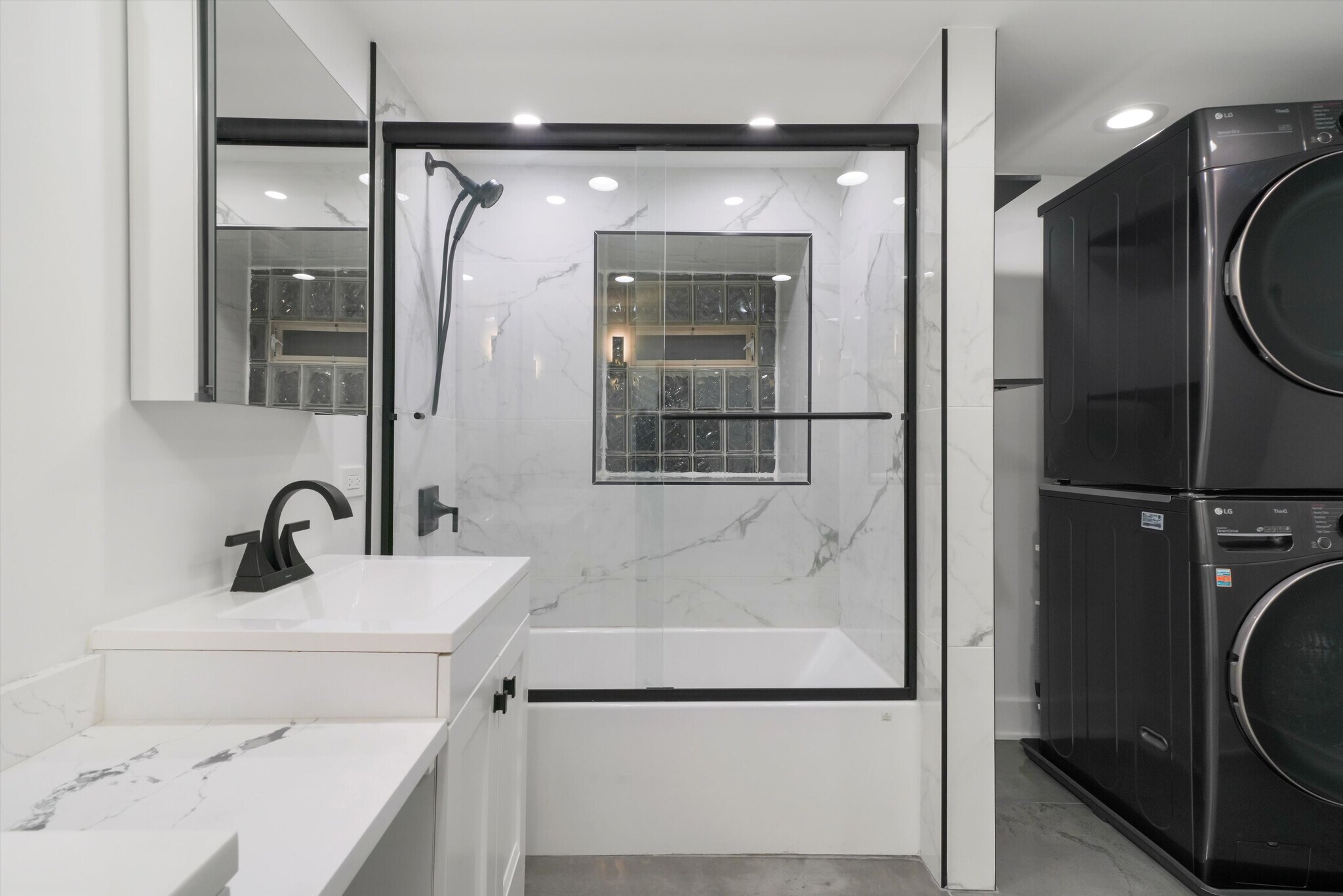 Building Photo - 2613 N Fairfield Ave