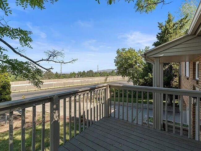 Building Photo - Renovated 4-Bedroom, 3-Bathroom Home in Millcreek