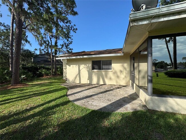 Building Photo - 5221 Londonderry Ln
