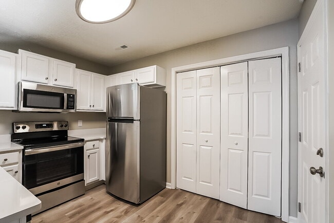 Building Photo - 4837 Nina Marie Ave