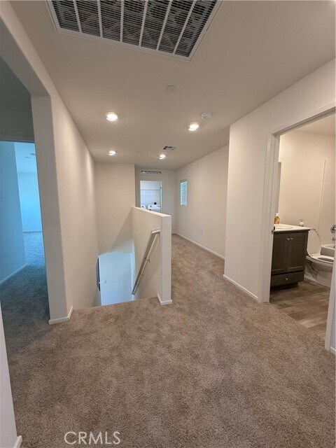 Building Photo - 479 Hollyhock Cir