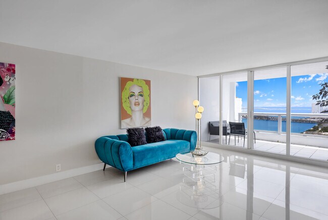 Building Photo - 1717 N Bayshore Dr