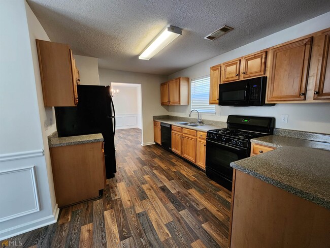 Building Photo - 7130 Cavender Dr SW