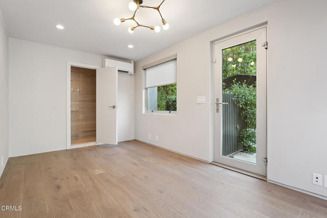 Building Photo - 329 Westbourne Dr