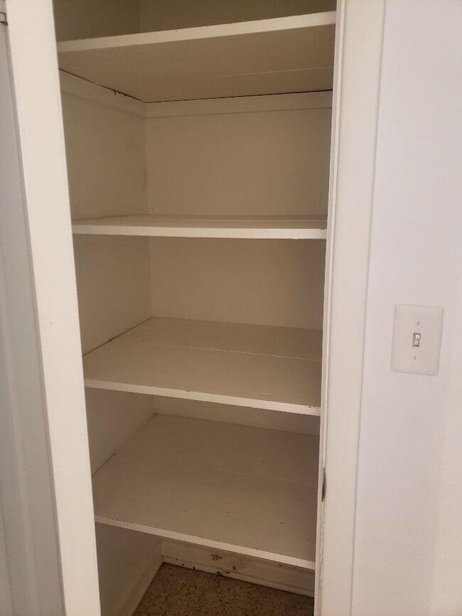 Building Photo - WR-2 Bliss Duplex