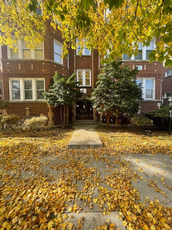 Primary Photo - 7942 S Elizabeth St