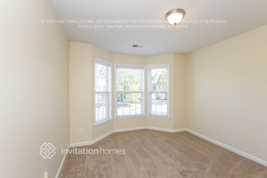 Building Photo - 10911 Chastain Parc Dr